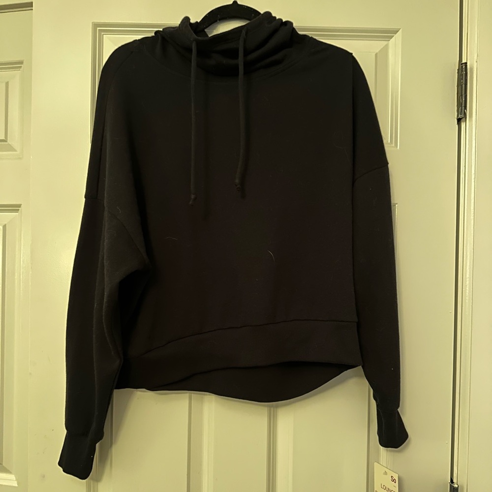 SO woman’s junior sweatshirt size xl
